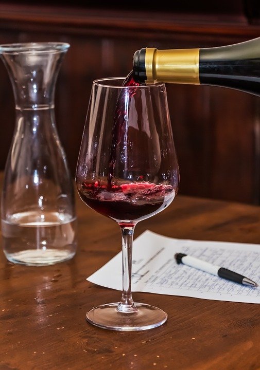 Comment conserver un vin rouge déjà ouvert? Webcaviste